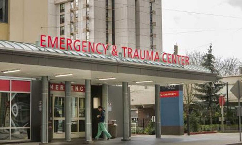 Washington Hospitals Will Face An Unprecedented Capacity Crisis In   Harborview Medical Center Entrance Credit Uw Medicine 1000x600 